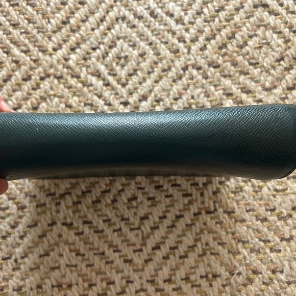 Louis vuitton Taiga green clutch - Picture 8 of 12